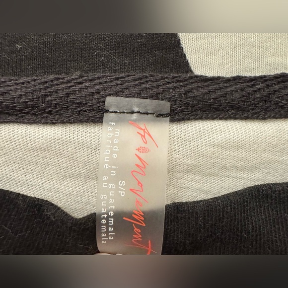 Free People Movement Inspire Printed Layer Long Sleeve Flowy Top Size S - Picture 4 of 10